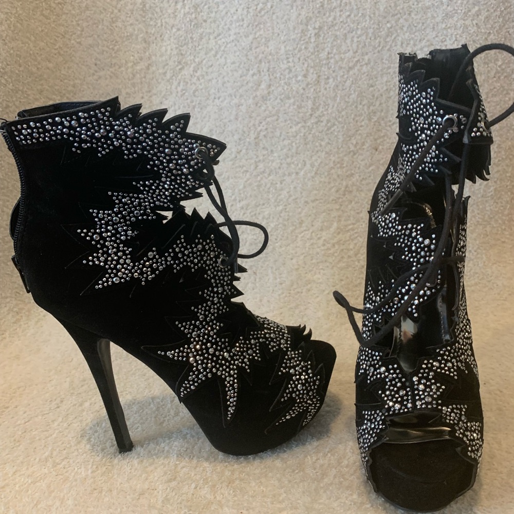 Elegant Black and Silver Women's Heels